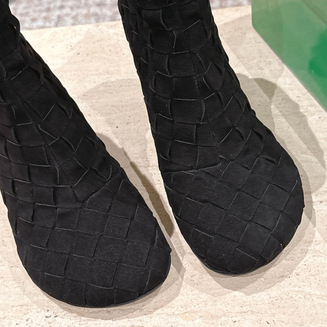 BOTTEGA VENETA 26S INTRECCIATO BOOTS 85 MM IN BLACK SUEDE