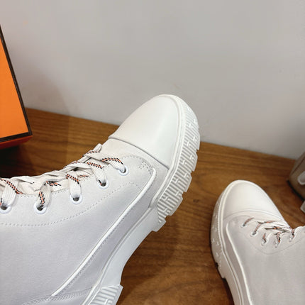HM 26S LACE-UP ANKLE BOOTS IN WHITE LAMBSKIN AND SUEDE