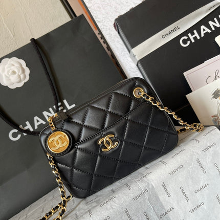 CAMERA BAG 18 IN BLACK QUILTED LAMBSKIN DOUBLE C GOLD COIN