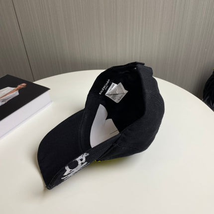 EMBROIDERED BASEBALL CAP IN BLACK CANVAS