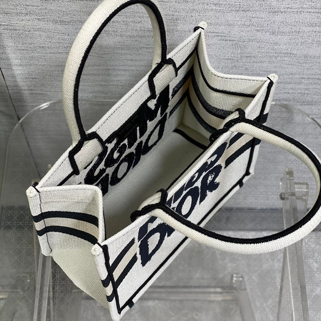 BOOK TOTE 26 IN WHITE MIX BLACK CANVAS 226503