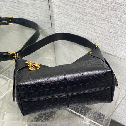 DIOR 25S MEDIUM VOYAGE BAG 28 IN BLACK FLAT MACROCANNAGE GRAINED GLOSSY CALFSKIN