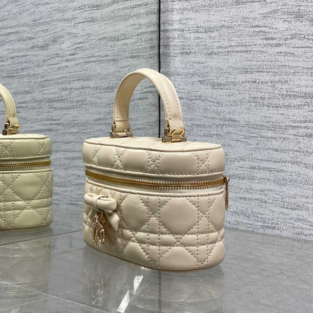 DIOR 26S MINI VANITY 17 IN BEIGE LAMBSKIN