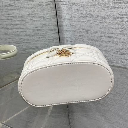DIOR 26S MINI VANITY 17 IN WHITE LAMBSKIN