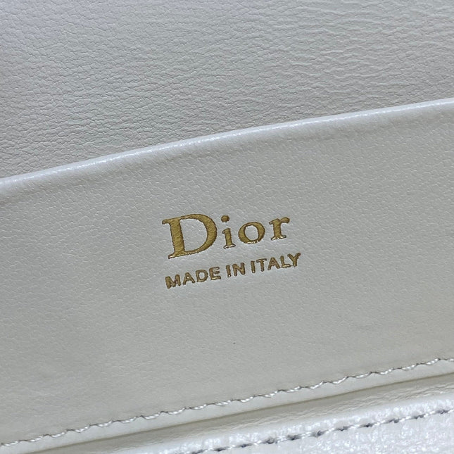 DIOR 26S MINI VANITY 17 IN WHITE LAMBSKIN