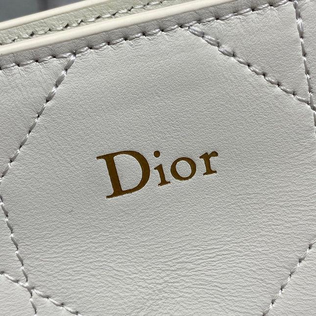 DIOR 26S TRIANON BAG 25 IN WHITE LAMBSKIN