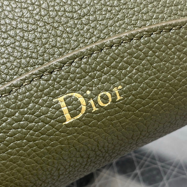 DIOR 26S MEDAILLON BUCKET BAG 26 IN MOSS GREEN CALFSKIN