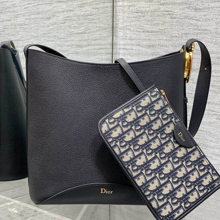 DIOR 26S MEDAILLON BUCKET BAG 26 IN BLACK CALFSKIN