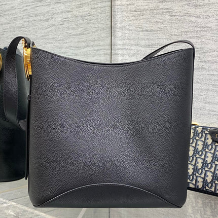 DIOR 26S MEDAILLON BUCKET BAG 26 IN BLACK CALFSKIN