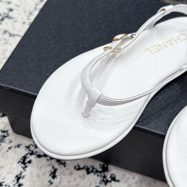 CHANEL 26S THONG SANDALS IN WHITE CALFSKIN WITH GOLD HARDWARE
