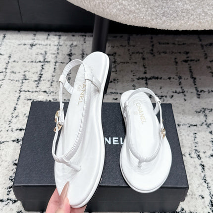 CHANEL 26S THONG SANDALS IN WHITE CALFSKIN WITH GOLD HARDWARE