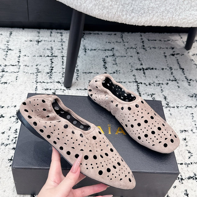 ALAIA 26S FLAT SLIP-ONS IN NUDE PINK SUEDE WITH OPENWORK PATTERN