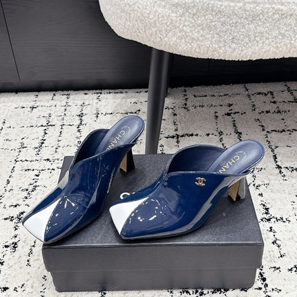 CHANEL 26S SQUARE-TOE HEELED MULES 95 MM IN CREAM MIX NAVY BLUE PATENT LAMBSKIN