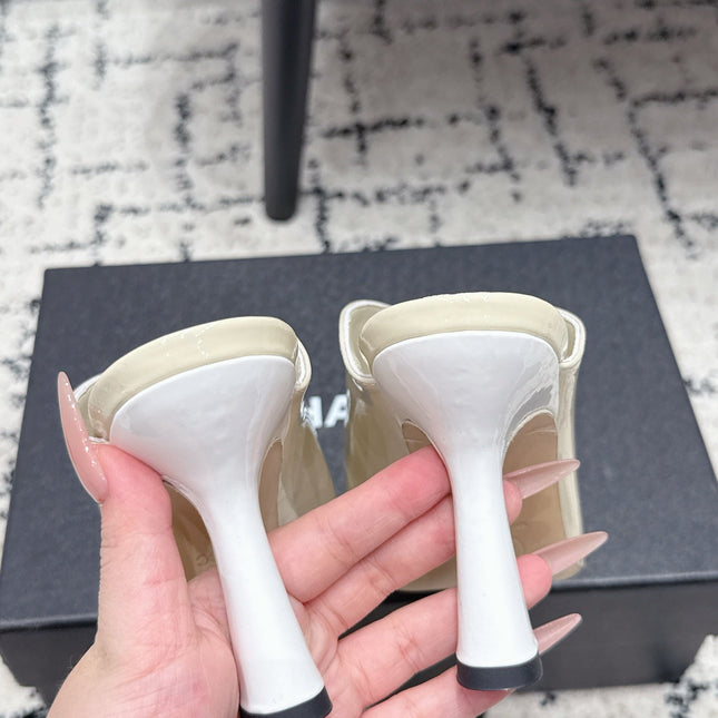 CHANEL 26S SQUARE-TOE HEELED MULES 95 MM IN CREAM WHITE MIX RED PATENT LAMBSKIN