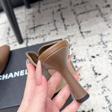 CHANEL 26S SQUARE-TOE HEELED MULES 95 MM IN KHAKI BROWN MIX CREAM LAMBSKIN
