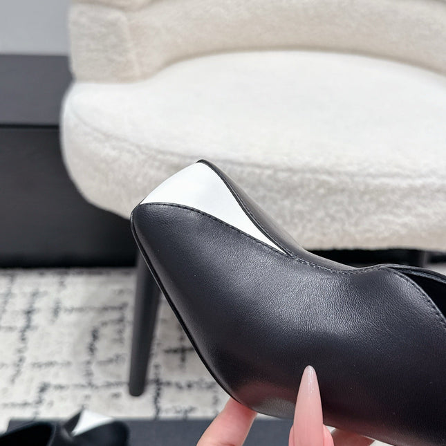 CHANEL 26S SQUARE-TOE HEELED MULES 95 MM IN BLACK MIX WHITE LAMBSKIN