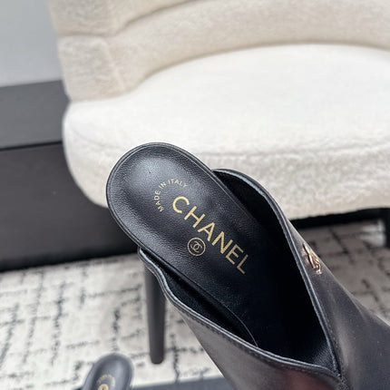CHANEL 26S SQUARE-TOE HEELED MULES 95 MM IN BLACK MIX WHITE LAMBSKIN