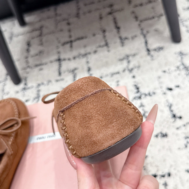 MIUMIU 26S BOW LOAFERS IN CARAMEL BROWN SUEDE