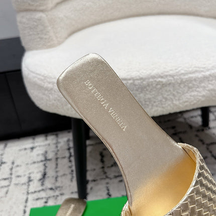 BOTTEGA VENETA 26S SQUARE-TOE WOVEN-STRAP SANDALS IN GOLD LAMBSKIN
