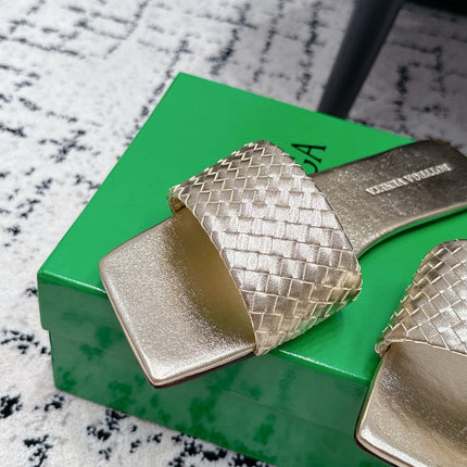 BOTTEGA VENETA 26S SQUARE-TOE WOVEN-STRAP SANDALS IN GOLD LAMBSKIN