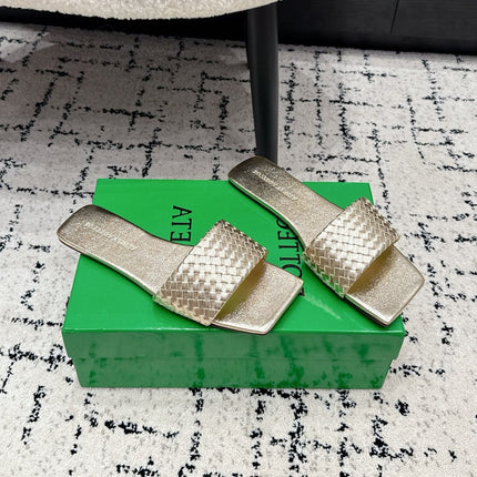BOTTEGA VENETA 26S SQUARE-TOE WOVEN-STRAP SANDALS IN GOLD LAMBSKIN