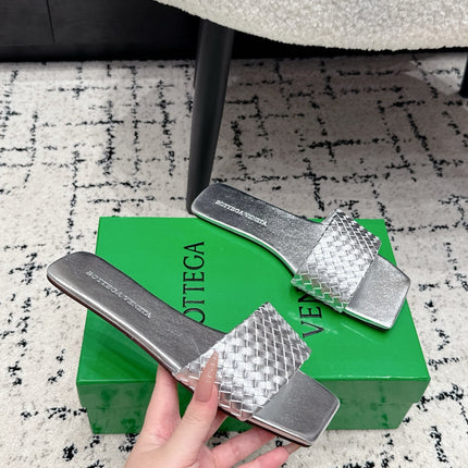 BOTTEGA VENETA 26S SQUARE-TOE WOVEN-STRAP SANDALS IN SILVER LAMBSKIN