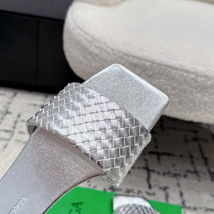 BOTTEGA VENETA 26S SQUARE-TOE WOVEN-STRAP SANDALS IN SILVER LAMBSKIN