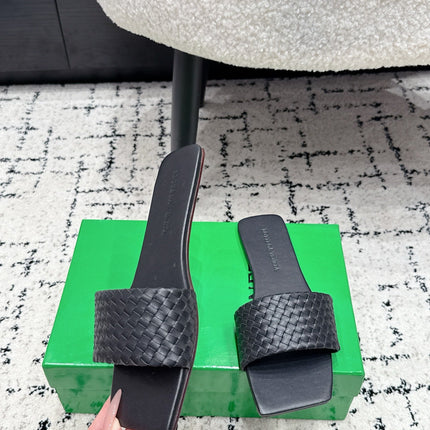 BOTTEGA VENETA 26S SQUARE-TOE WOVEN-STRAP SANDALS IN BLACK LAMBSKIN