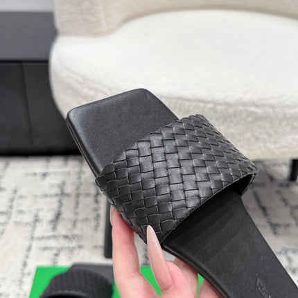 BOTTEGA VENETA 26S SQUARE-TOE WOVEN-STRAP SANDALS IN BLACK LAMBSKIN