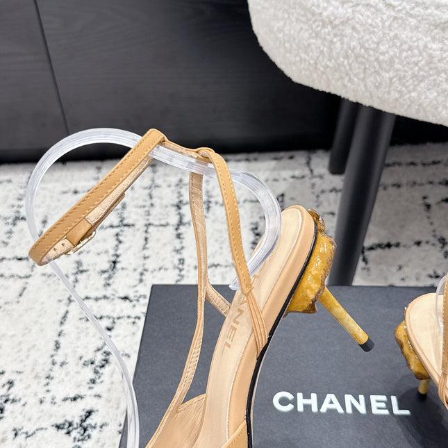 CHANEL 26S HEELED SLINGBACKS 75 MM IN BEIGE MIX BLACK LAMBSKIN