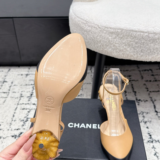 CHANEL 26S HEELED SLINGBACKS 75 MM IN BEIGE MIX BLACK LAMBSKIN