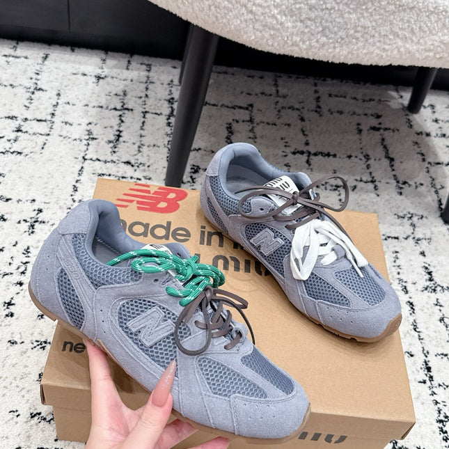 MIUMIU 26S SNEAKERS IN LIGHT PURPLE SUEDE SUEDE AND MESH FABRIC
