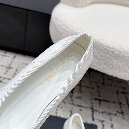 CHANEL 26S HIGH HEELS IN WHITE LAMBSKIN WITH BOW