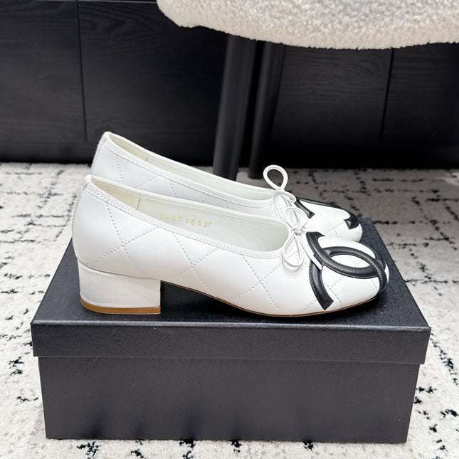 CHANEL 26S HIGH HEELS IN WHITE LAMBSKIN WITH BOW