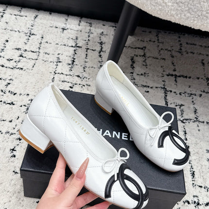 CHANEL 26S HIGH HEELS IN WHITE LAMBSKIN WITH BOW