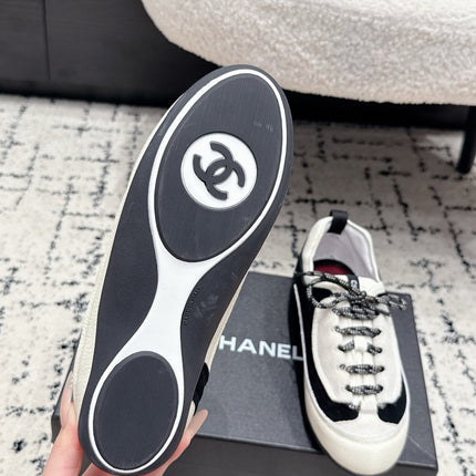 CHANEL 26S LACE-UP SNEAKERS IN WHITE SUEDE AND LAMBSKIN