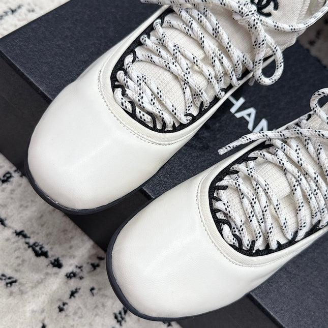 CHANEL 26S LACE-UP SNEAKERS IN WHITE FABRIC AND LAMBSKIN