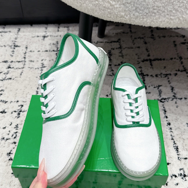 BOTTEGA VENETA 26S SNEAKERS IN WHITE AND GREEN CANVAS