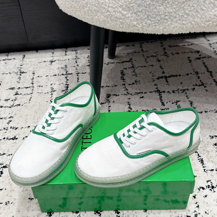 BOTTEGA VENETA 26S SNEAKERS IN WHITE AND GREEN CANVAS