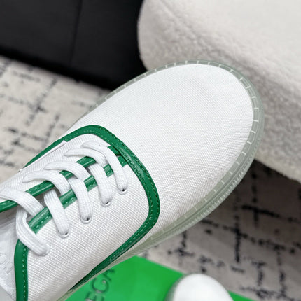 BOTTEGA VENETA 26S SNEAKERS IN WHITE AND GREEN CANVAS