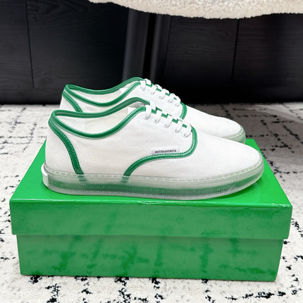 BOTTEGA VENETA 26S SNEAKERS IN WHITE AND GREEN CANVAS