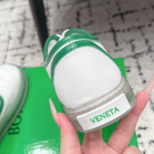 BOTTEGA VENETA 26S SNEAKERS IN WHITE AND GREEN CANVAS