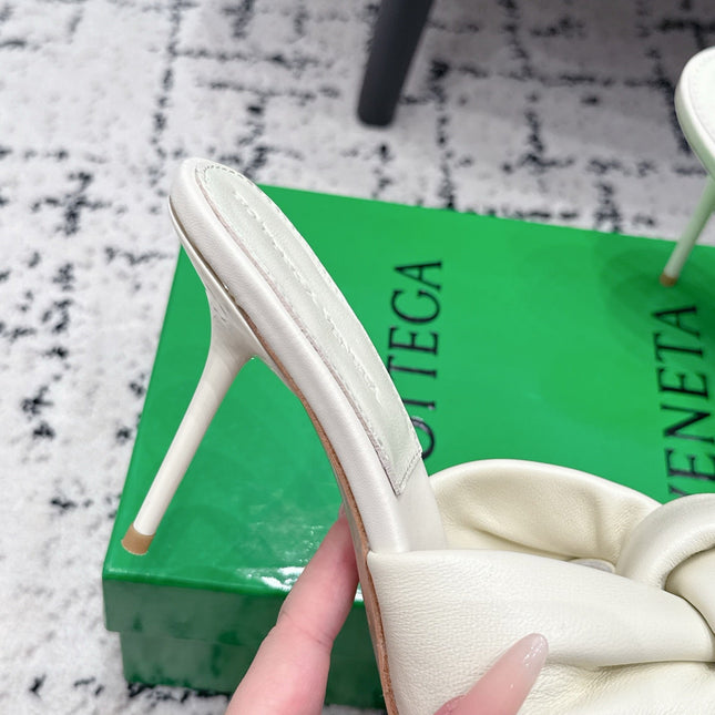 BOTTEGA VENETA 26S TWIST-STRAP HIGH-HEEL SANDALS 90 MM IN WHITE LAMBSKIN