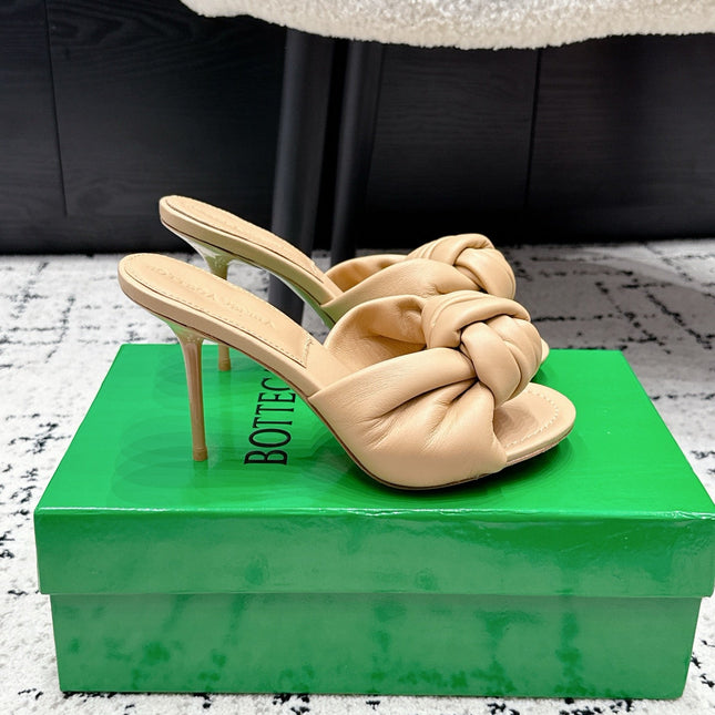 BOTTEGA VENETA 26S TWIST-STRAP HIGH-HEEL SANDALS 90 MM IN BEIGE LAMBSKIN