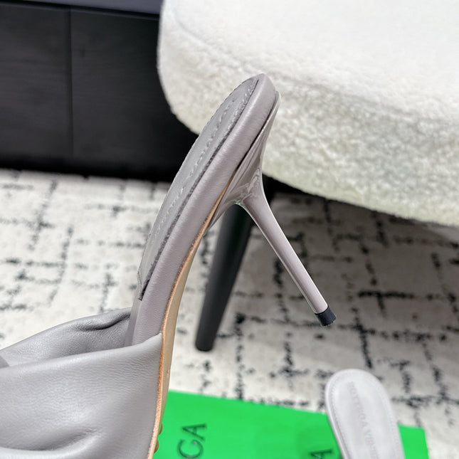 BOTTEGA VENETA 26S TWIST-STRAP HIGH-HEEL SANDALS 90 MM IN GREY LAMBSKIN