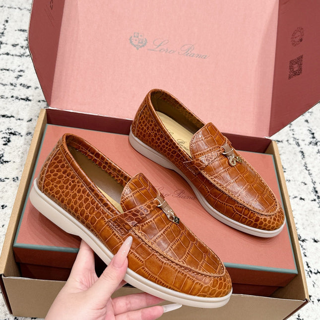 LP 26S SUMMER CHARMS WALK LOAFER IN CARAMEL BROWN CROCODILE CALFSKIN GOLD HARDWARE