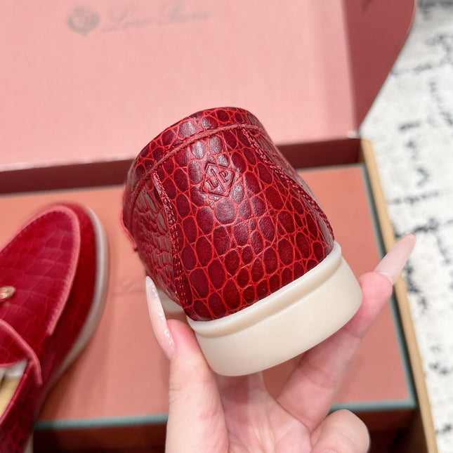 LP 26S SUMMER CHARMS WALK LOAFER IN DARK RED CROCODILE CALFSKIN GOLD HARDWARE