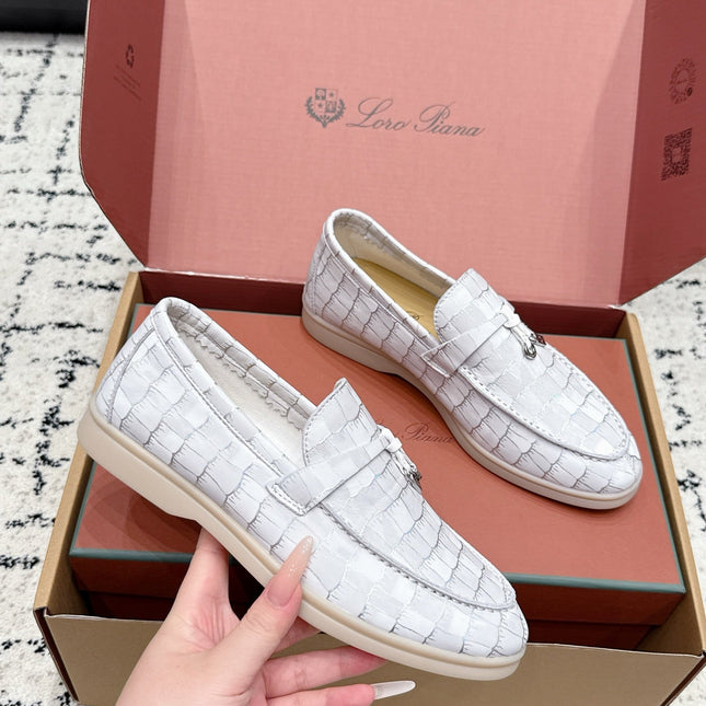 LP 26S SUMMER CHARMS WALK LOAFER IN WHITE CROCODILE CALFSKIN SILVER HARDWARE