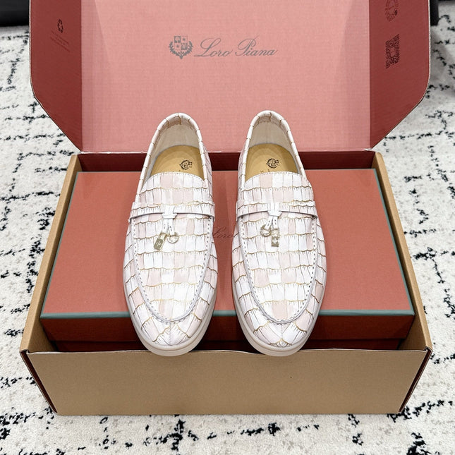 LP 26S SUMMER CHARMS WALK LOAFER IN WHITE CROCODILE CALFSKIN GOLD HARDWARE