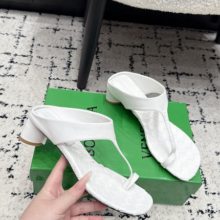 BOTTEGA VENETA 26S HIGH-HEEL THONG SANDALS 40 MM IN WHITE CALFSKIN